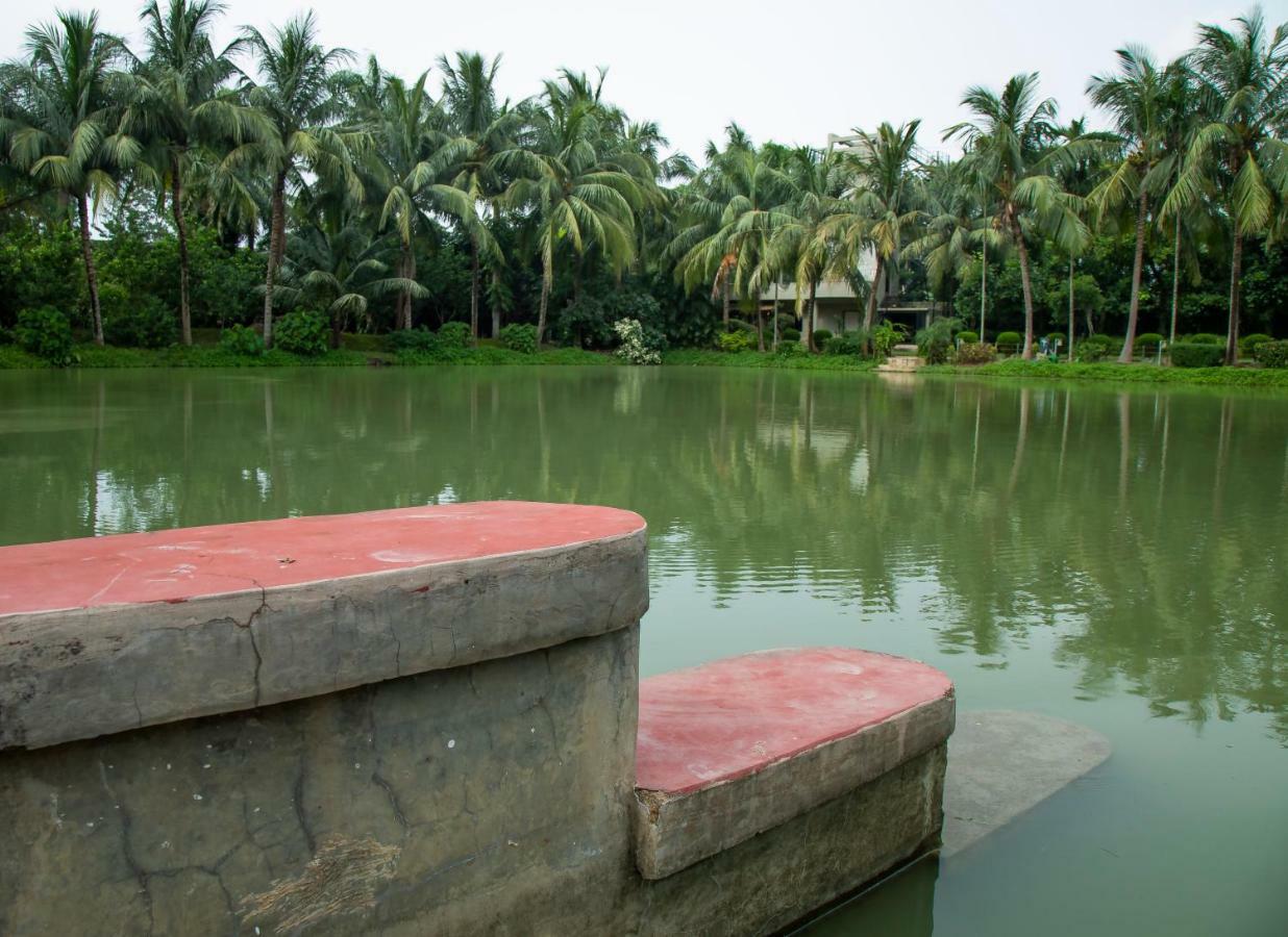 Breathing Earth - Rooms And Pool Calcutta Exteriör bild
